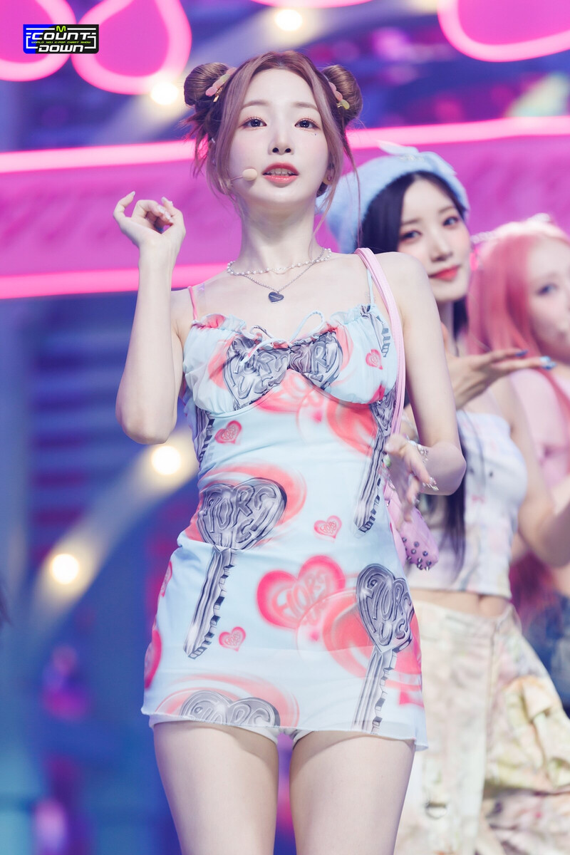 230914 EL7Z UP Yeonhee - 'Cheeky' at M Countdown documents 8