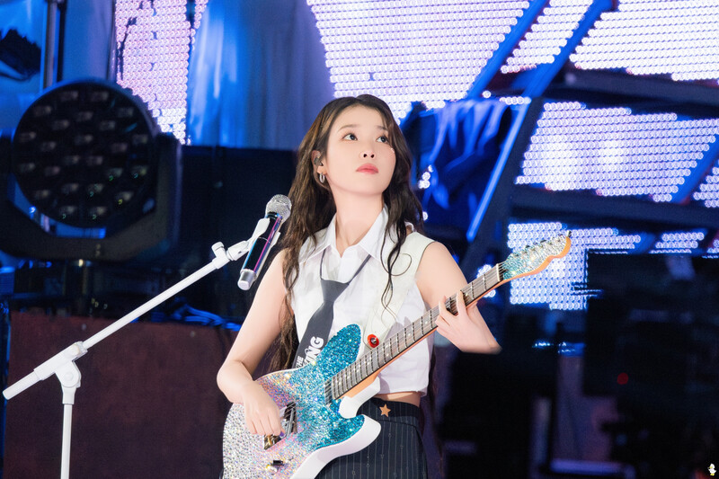 240921 IU - HEREH World Tour Concert Encore: The Winning in Seoul Day 1 documents 9