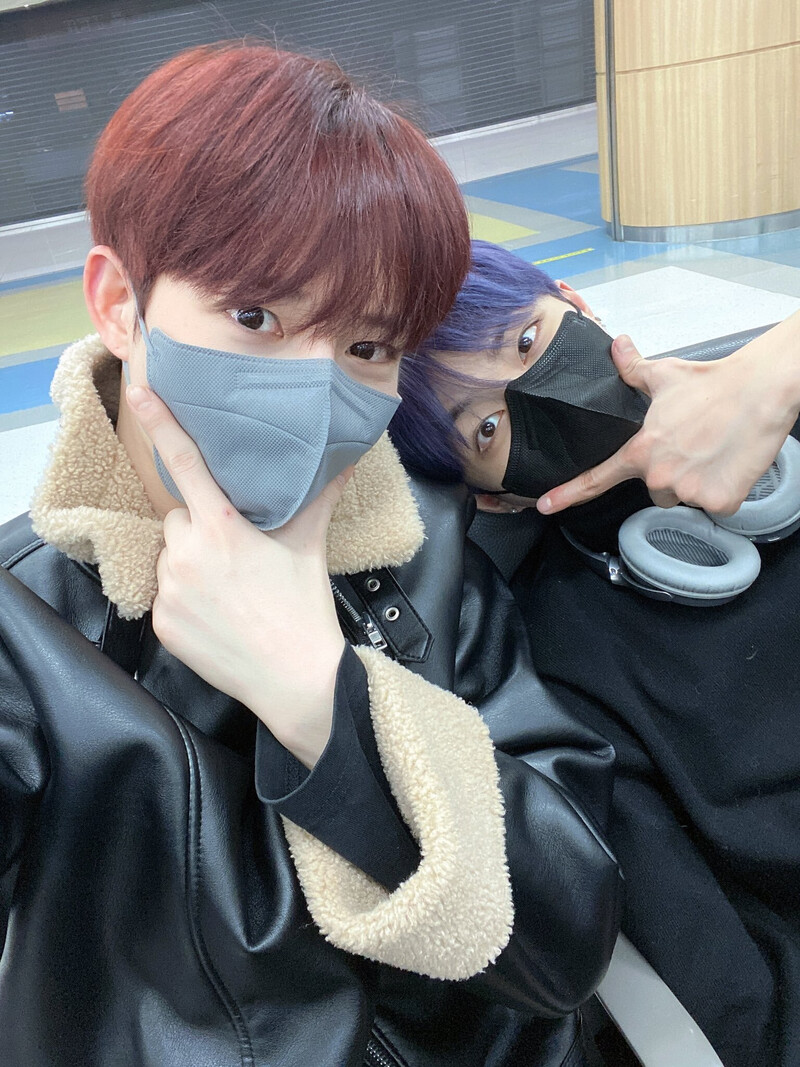 230203 NINE.i Twitter Update - Jewon documents 4