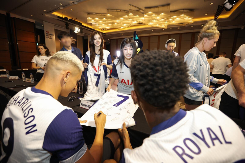 240802 Tottenham Hotspur KR X Update with NMIXX'S Sullyoon & Kyujin documents 7