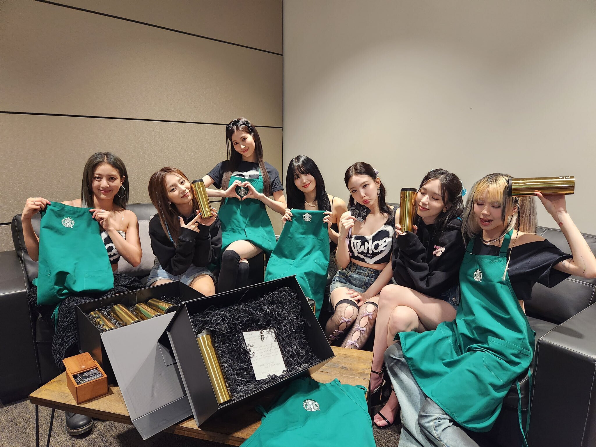 230624 - Starbucks Twitter Update with TWICE | kpopping