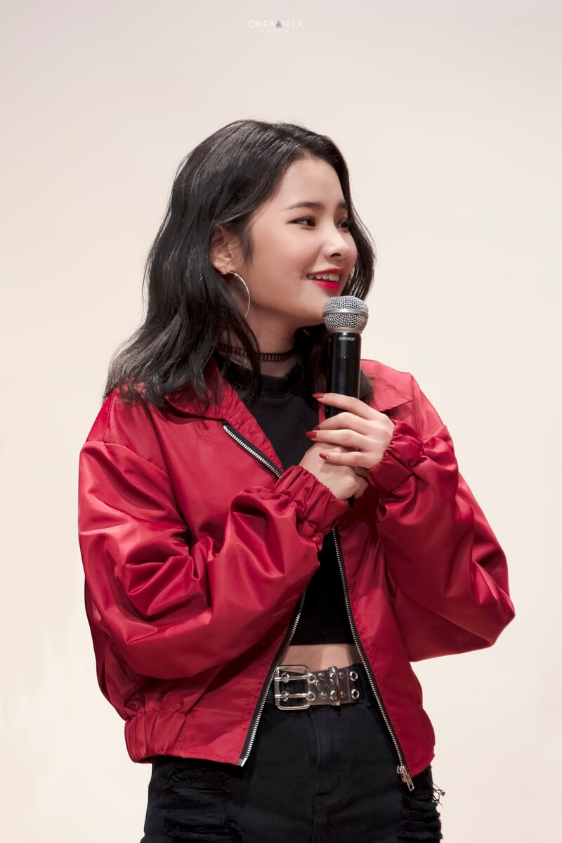 181021 Weki Meki Rina at 'KISS, KICKS' Youngdeungpo Fansign documents 1