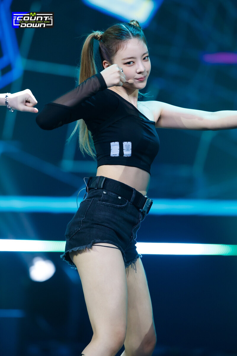 211014 ITZY - 'SWIPE' at M Countdown documents 27