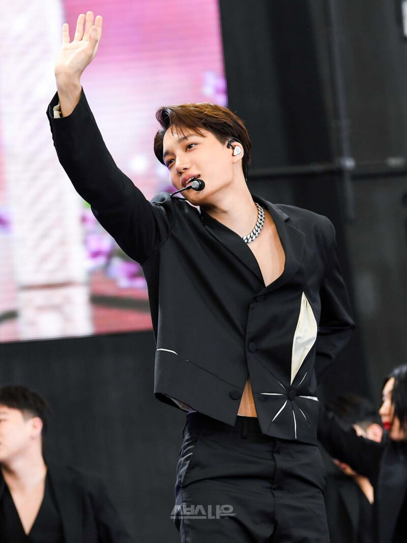 220516 SBSNOW Twitter Update - Kai at 2022 KPOP Flex Germany documents 5