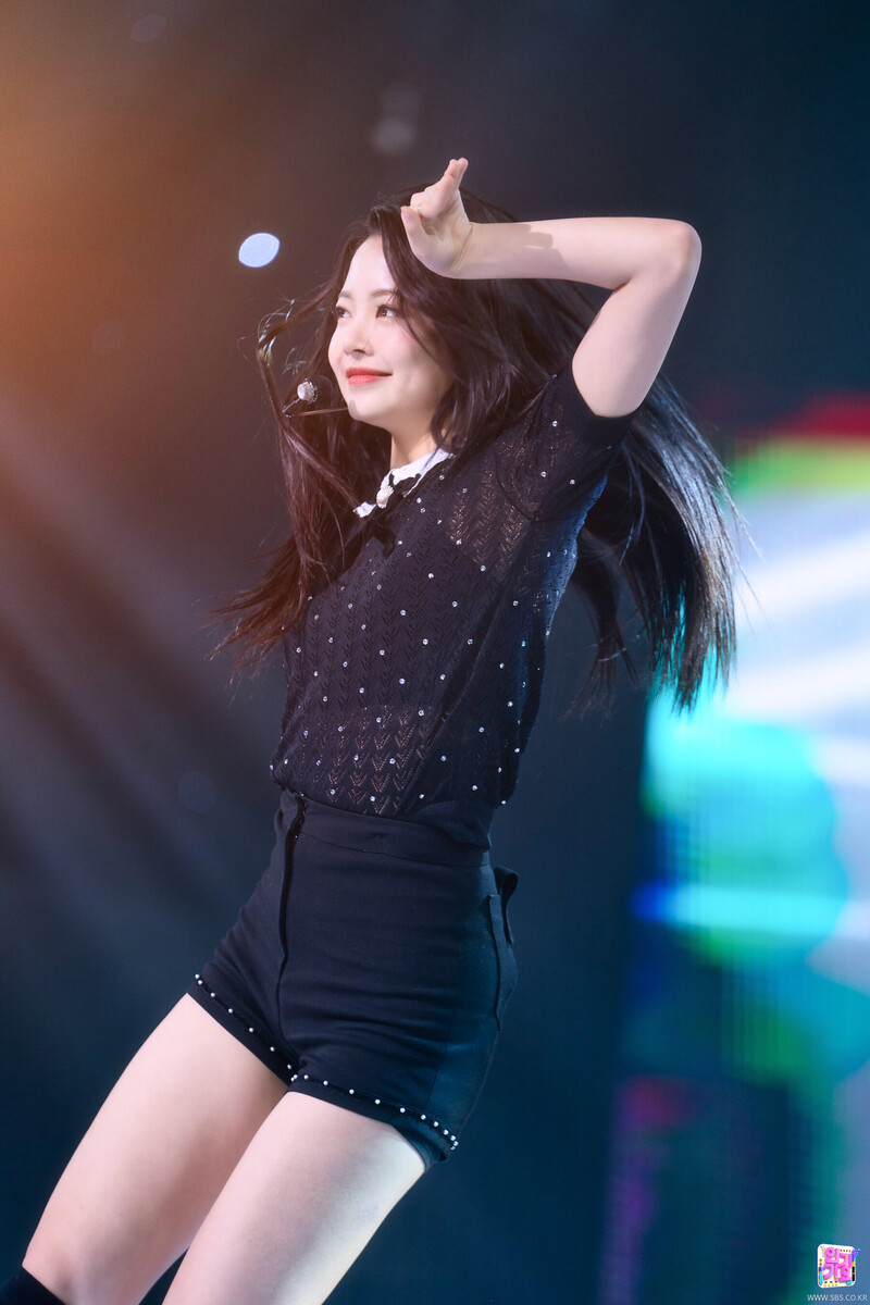 220522 LE SSERAFIM Eunchae - 'FEARLESS' at Inkigayo documents 11