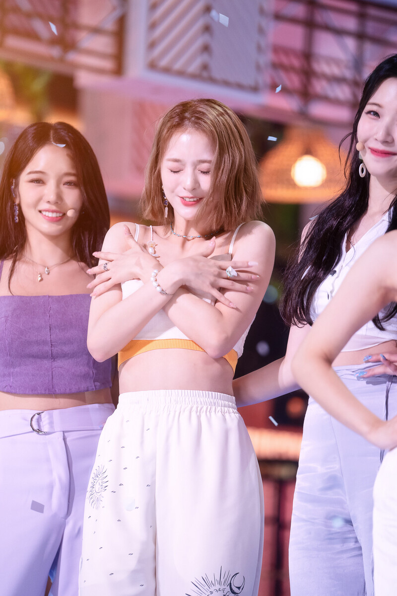 220703 fromis_9 - 'Stay This Way' at Inkigayo documents 18