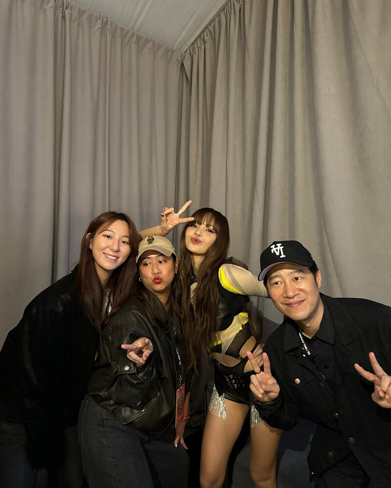 240930 - heyalic_e Instagram Update with LISA documents 4