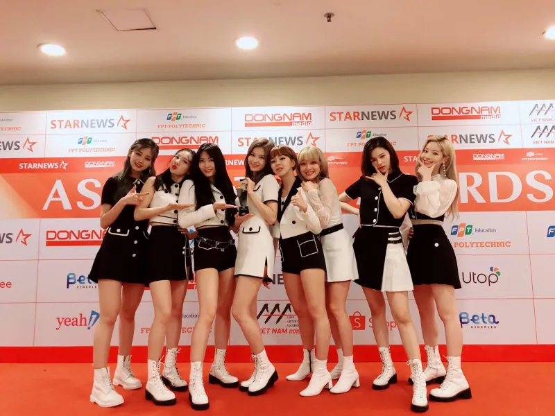 JYPETWICE-1199544657799041024-EKWjf5aUUAETwmG.jpg