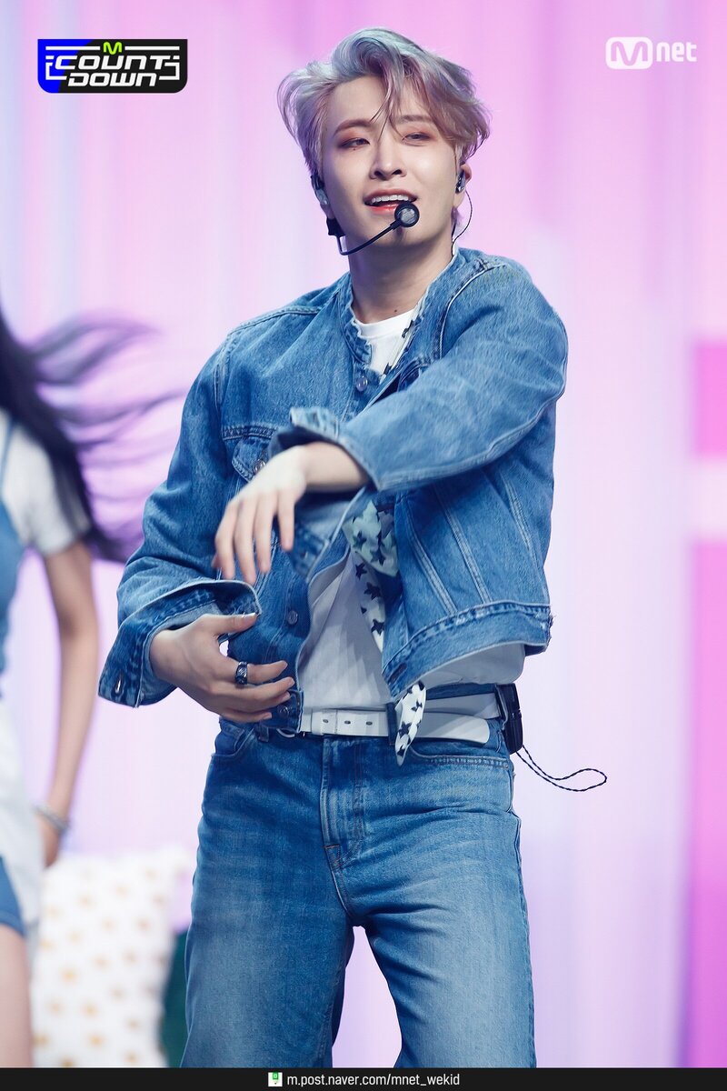 211007 Youngjae - 'Vibin' at M Countdown documents 14