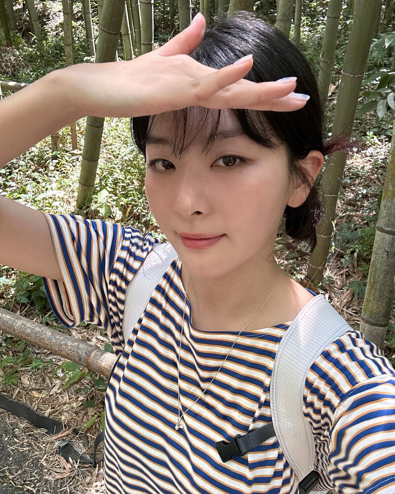 230901 - SEULGI Instagram Update documents 2