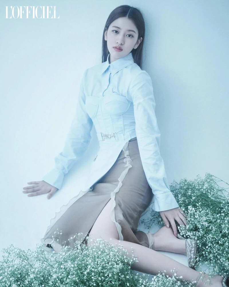 IVE Yujin for L’Officiel Korea Fall/Winter 2022 YK Edition documents 3