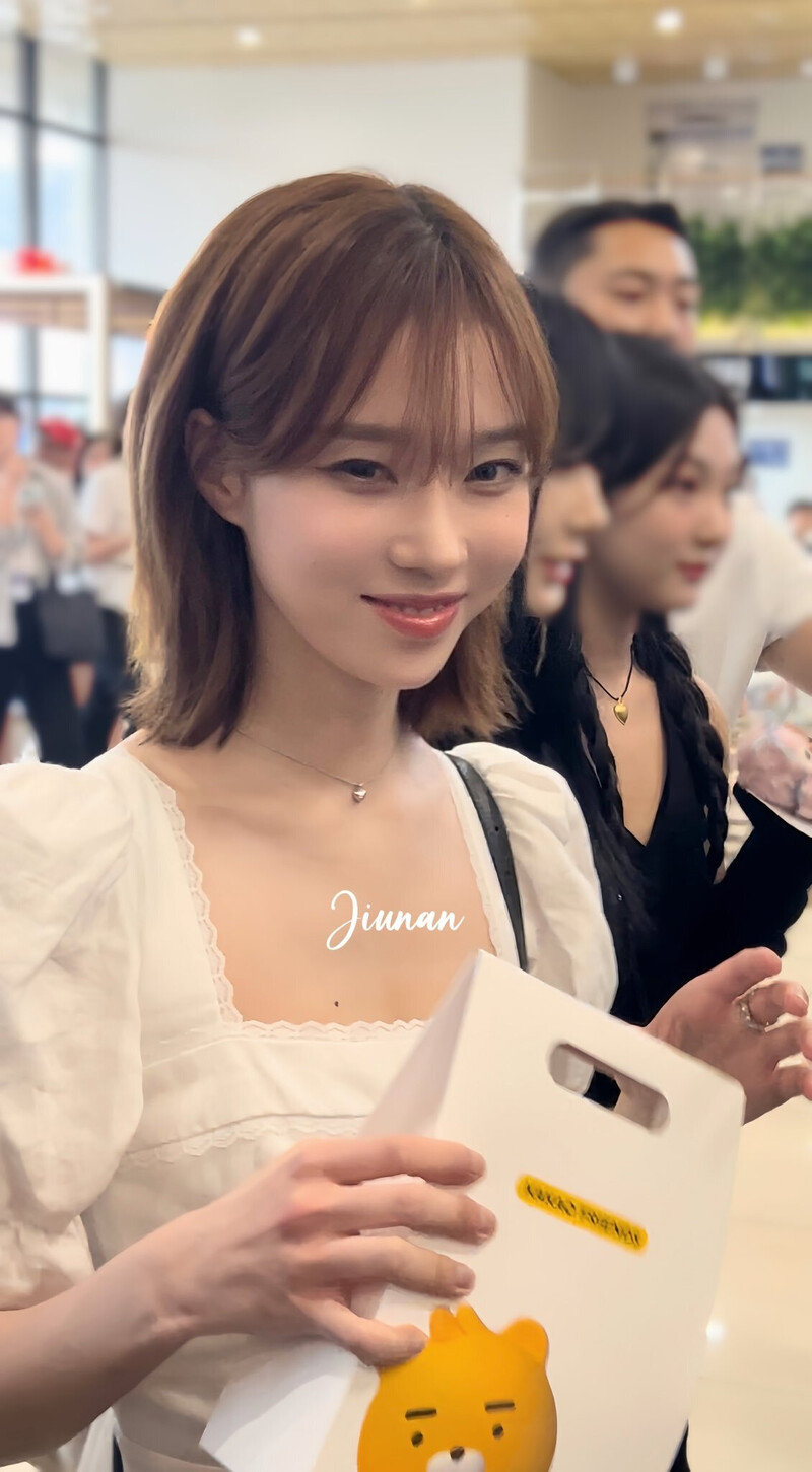 230802 aespa Winter at Gimpo International Airport documents 1