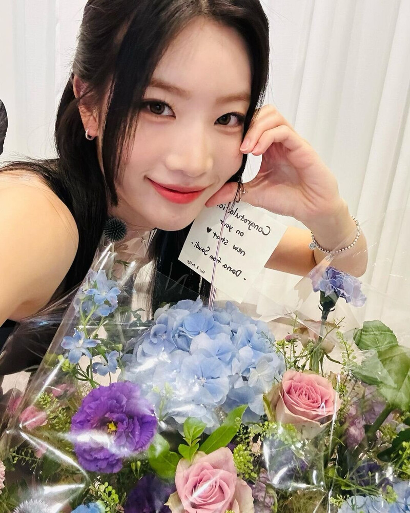 230623 ARTMS Kim Lip Instagram Update documents 4