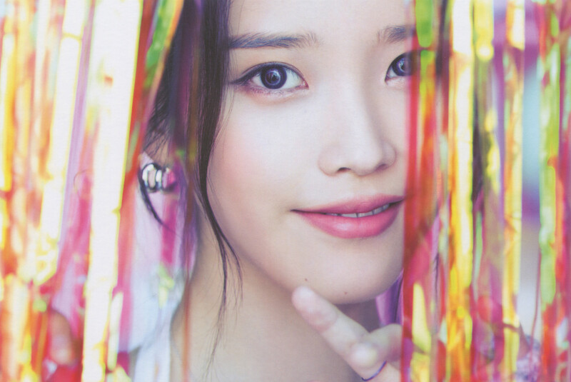 IU 2022 Season's Greetings (Scans) documents 5