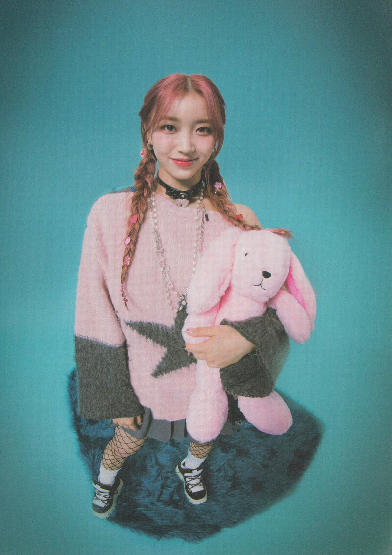 STAYC - 4th Single Album 'Teddy Bear' [SCANS] documents 5