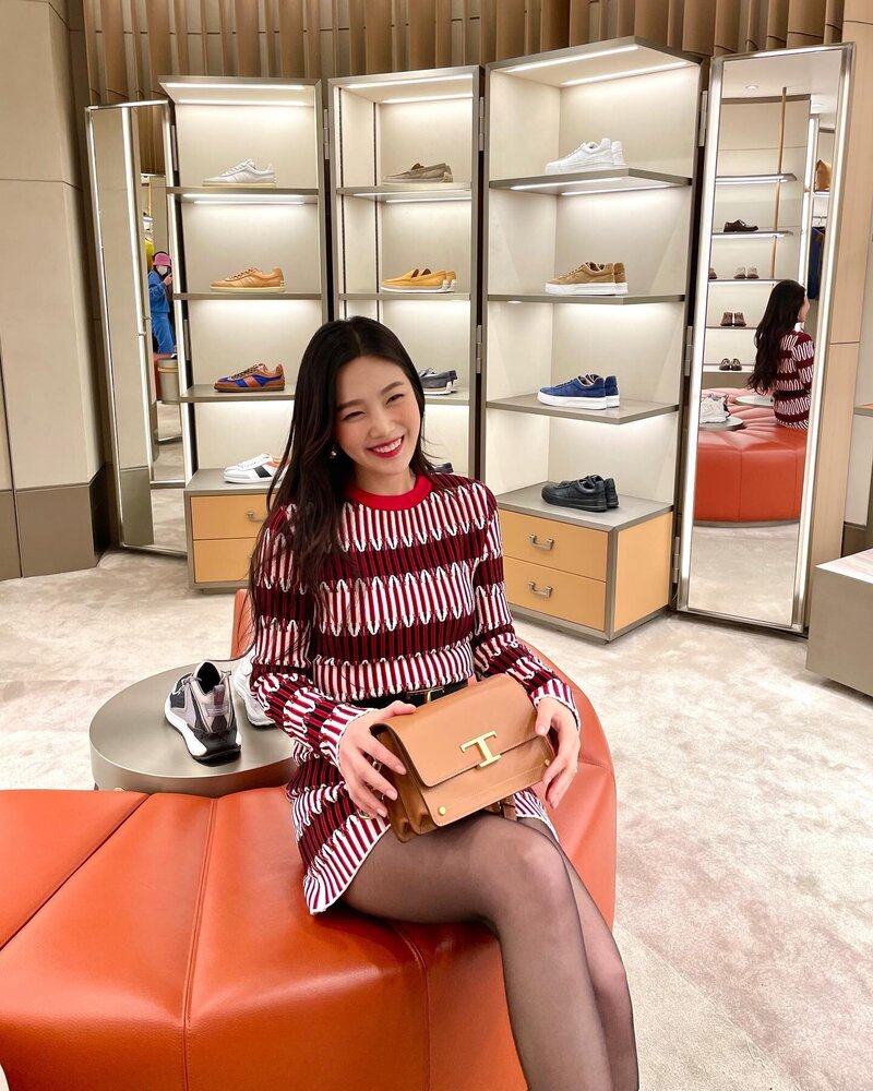 220202 Red Velvet Joy Instagram Update documents 6