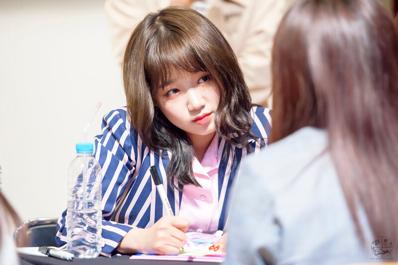 180401 Weki Meki Yoojung at Songpa & Jungu 'Lucky' Fansigns documents 20