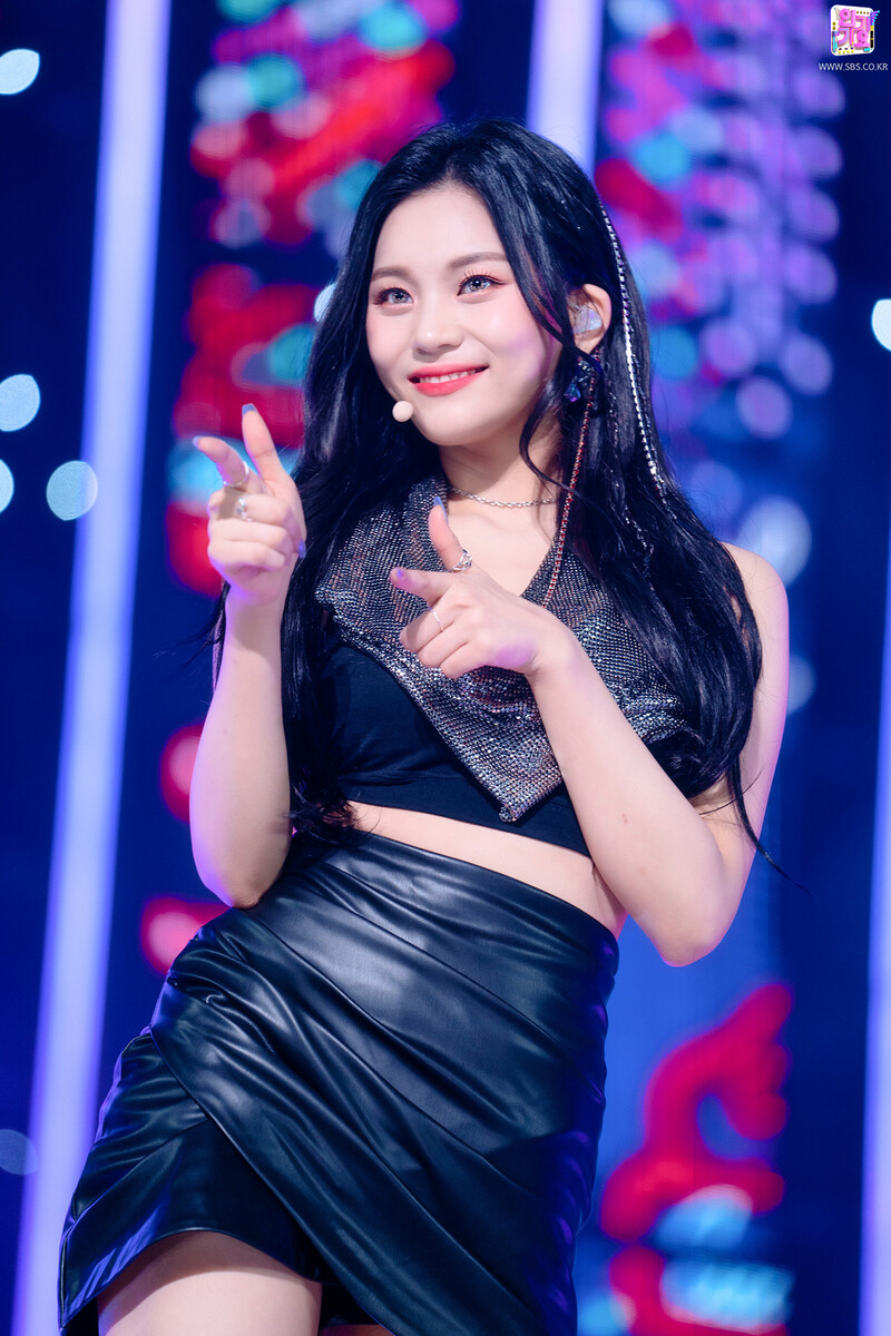 February 27, 2022 VIVIZ Umji - 'BOP BOP!' at Inkigayo | Kpopping