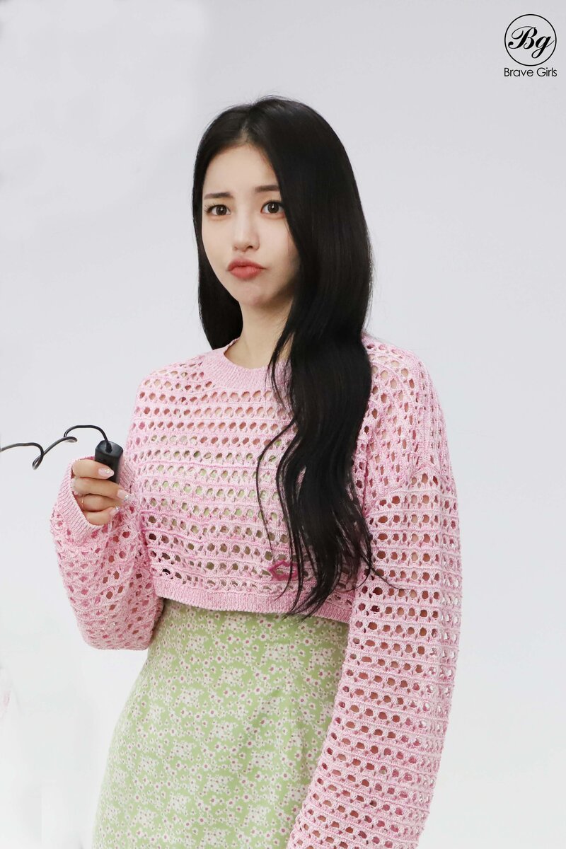 220727 Brave Naver Post - Brave Girls - 'Vanity Teen' Photoshoot documents 3