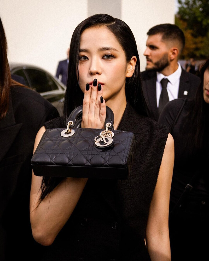 230926 Jisoo at the DIOR Spring/Summer 2024 Collection Show (DiorSS24