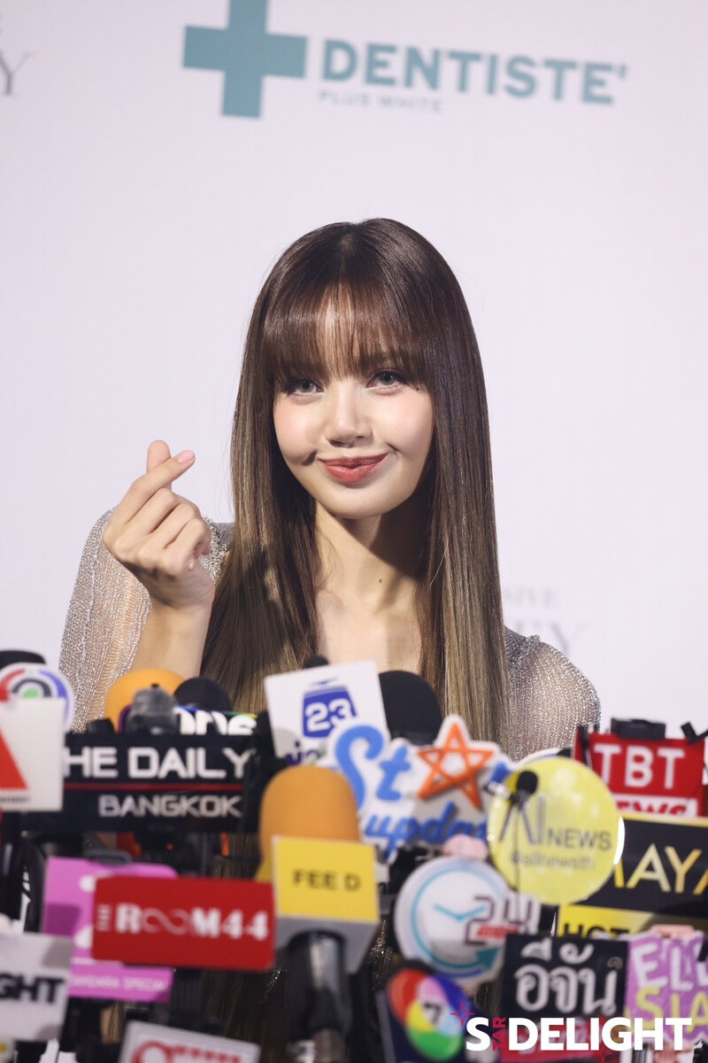 241113 LISA - DENTISTE Exclusive After Party documents 27