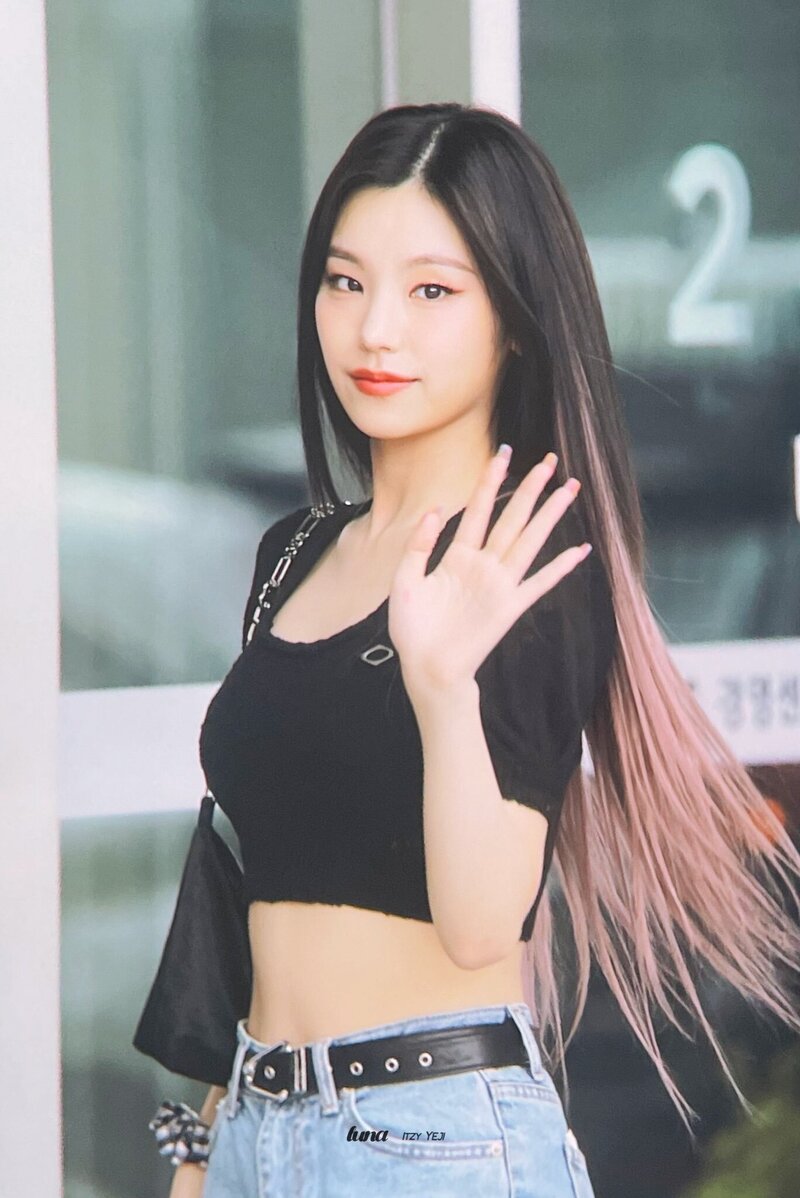 220719 ITZY Yeji - MBC ‘Kim Shin Young’s Noon Song of Hope’ Commute documents 1