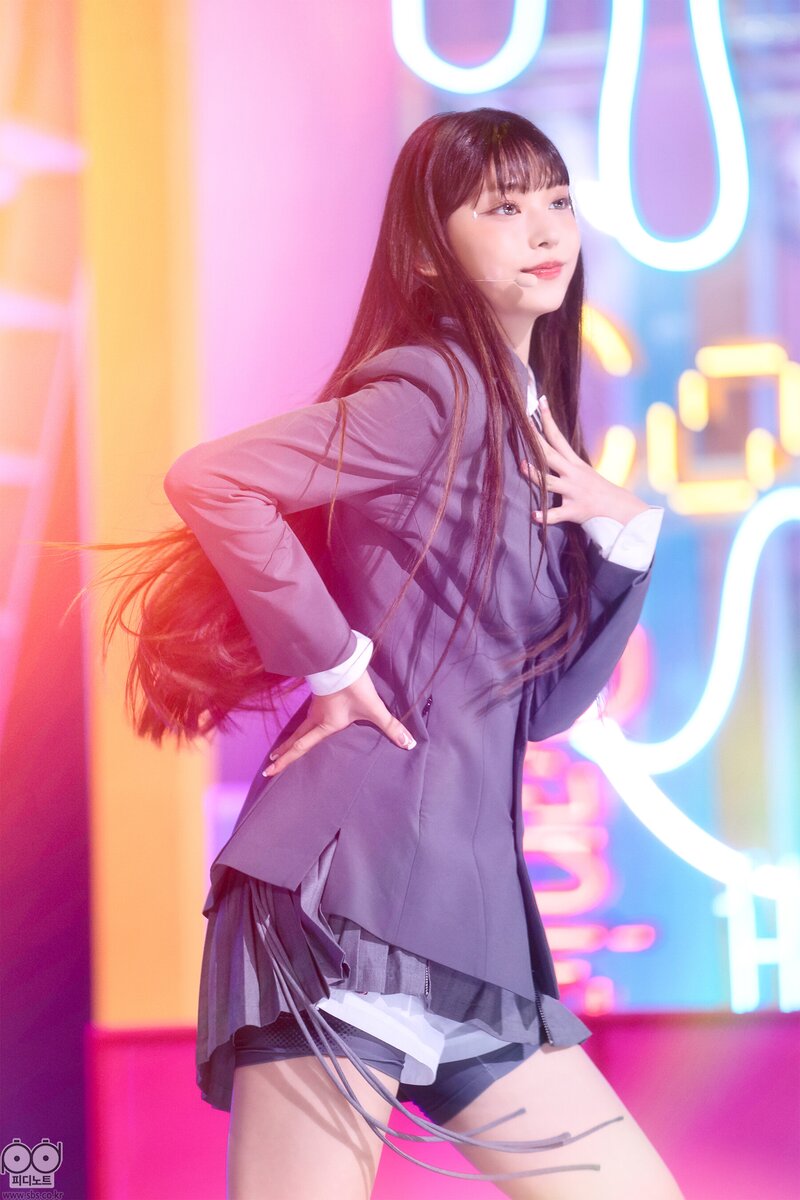 220807 NewJeans 'Cookie' at Inkigayo documents 6