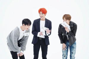 WEEKLY IDOL update with NCT's Taeyong , Doyoung & Jungwoo | 190109
