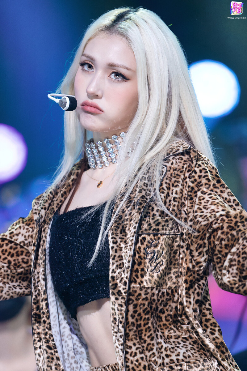 211114 SOMI - 'XOXO' at Inkigayo documents 1