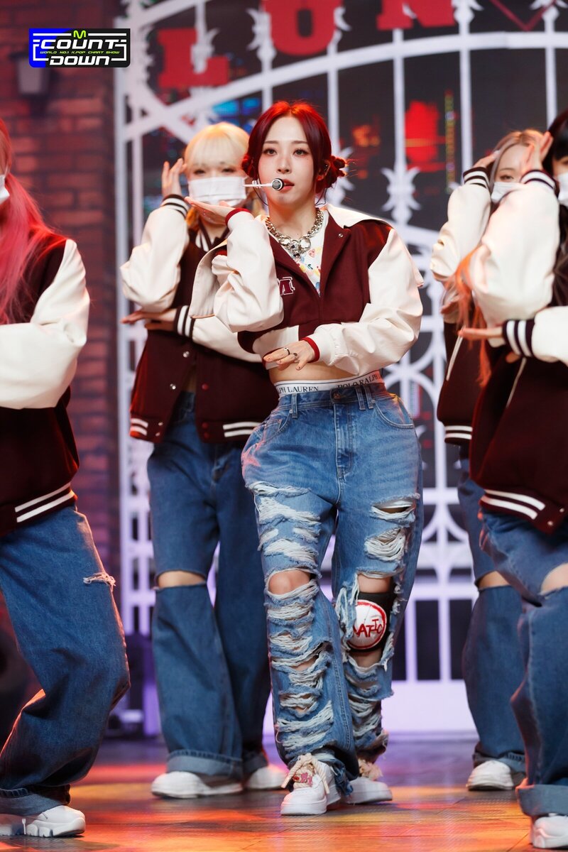 220120 Moon Byul - 'LUNATIC' at M COUNTDOWN documents 9