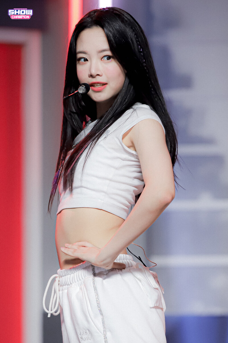 220511 LE SSERAFIM's Eunchae- 'Fearless' at Show Champion documents 10