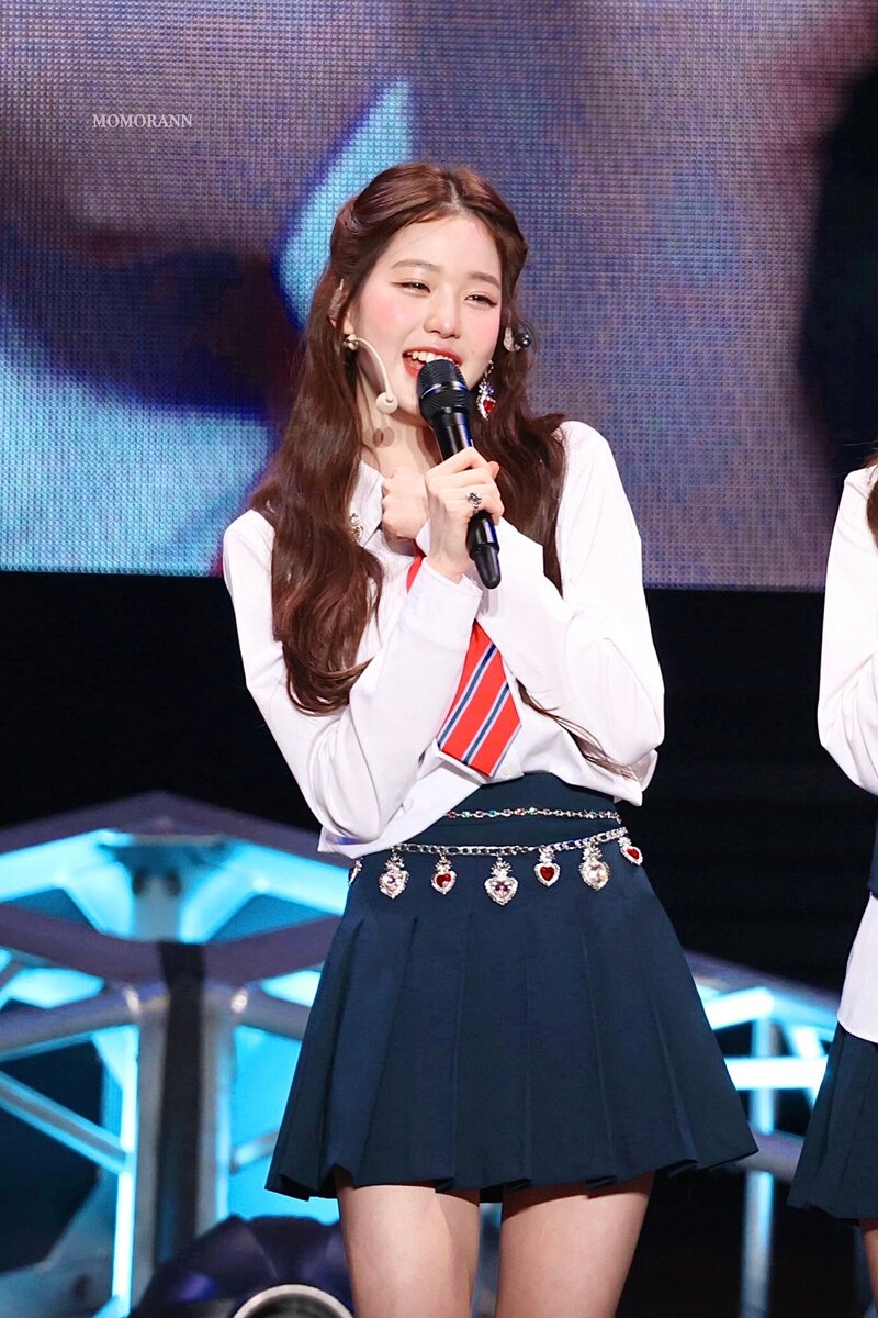 220802 IVE Wonyoung at The Star Nextage documents 3