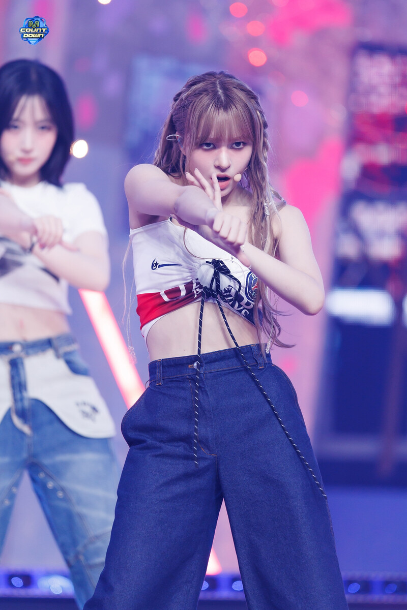 240822 NMIXX Lily - 'See that?' + 'Love is Lonely' at M Countdown documents 3