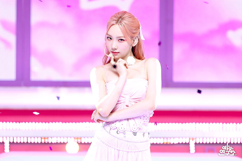 210710 Taeyeon - 'Weekend' at Music Core documents 5