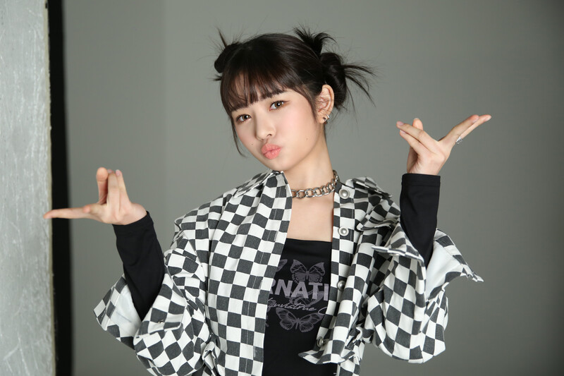 220327 Starship Naver - IVE x S Cawaii May Issue - Photoshoot Behind documents 6