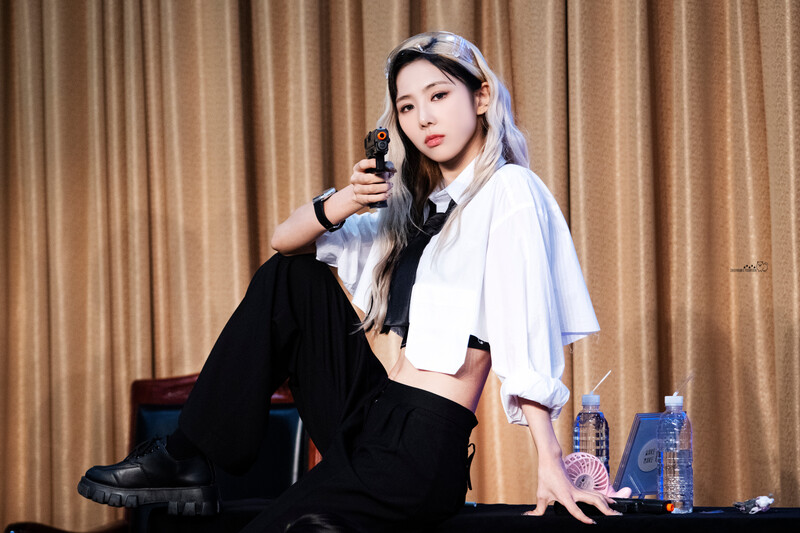 220424 Dreamcatcher Yoohyeon documents 5