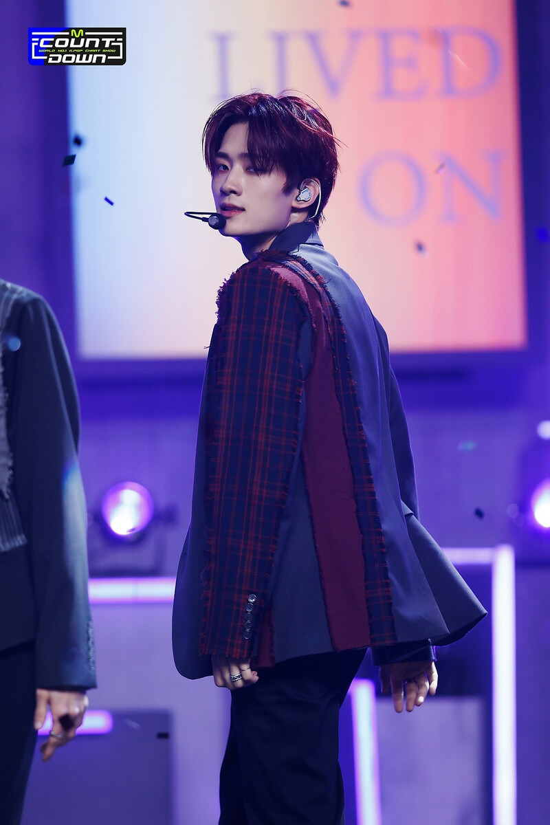 220428 VERIVERY - 'Undercover' at M COUNTDOWN documents 22