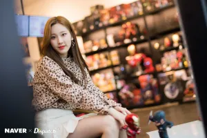 191223 MOMOLAND's Nayun photoshoot by Naver x Dispatch