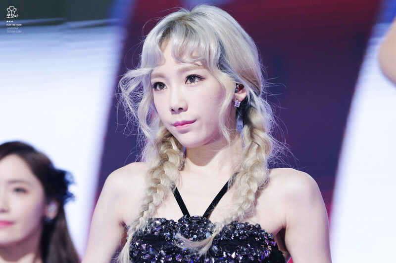 151231 Girls' Generation Taeyeon at MBC Gayo Daejeon documents 4