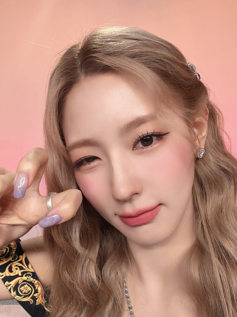220621 (G)I-DLE Twitter Update - Miyeon documents 2