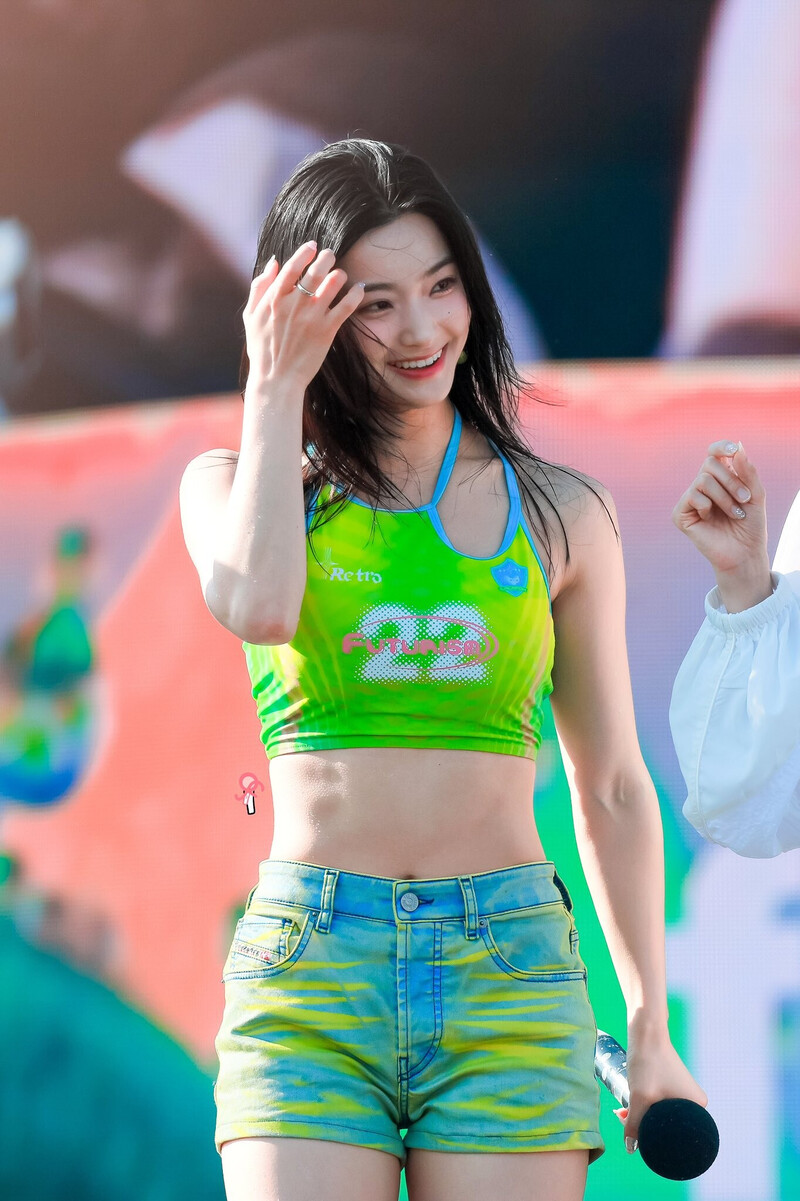 240803 fromis_9 Saerom - Waterbomb Festival in Incheon documents 2