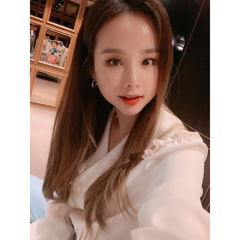 190101 Solji Instagram Update documents 1