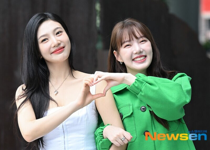 230802 Yerin and Red Velvet's Joy - SBS 'Animal Farm' Commute documents 4