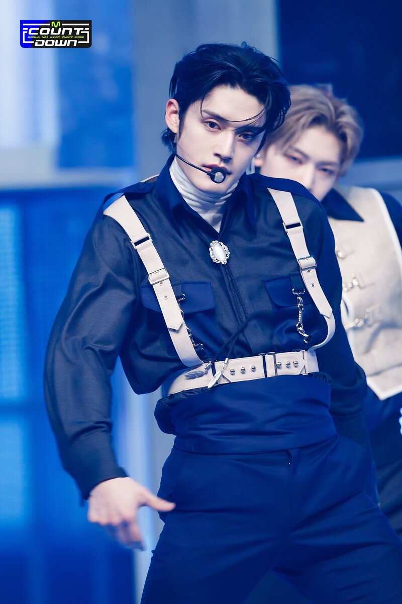 231109 ZEROBASEONE Jiwoong - "Crush" and "Melting Point" at M Countdown documents 1