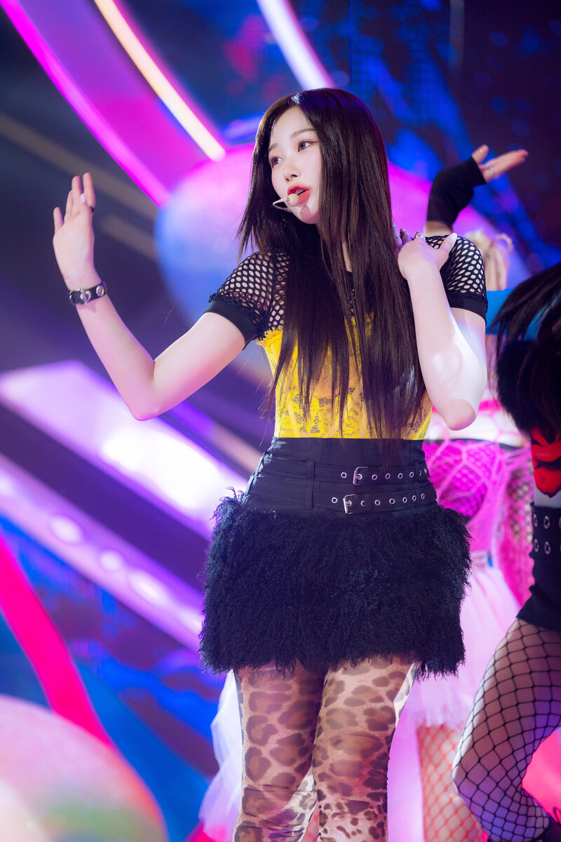 240519 aespa Giselle - 'Supernova' at Inkigayo documents 12