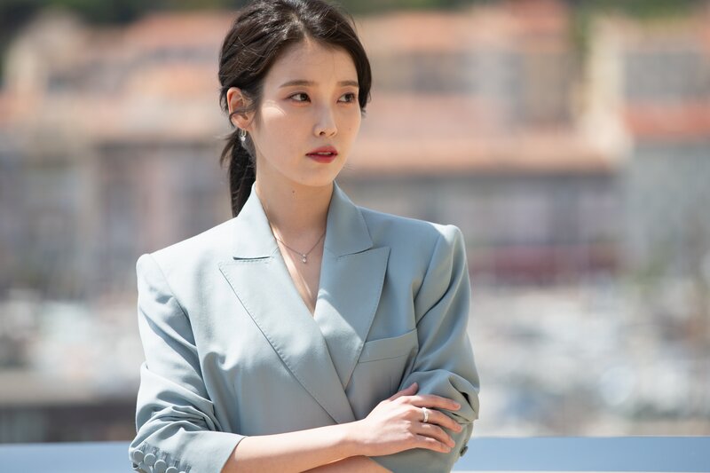 May 27, 2022 IU - 'THE BROKER' 75th CANNES Film Festival Interview Photos documents 3