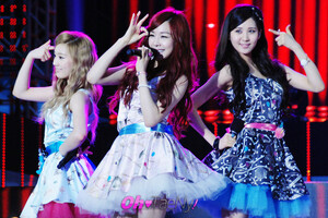 120608 Girls' Generation-TTS at Music Bank