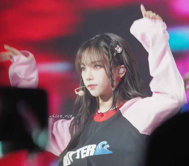 230226 aespa Karina - 1st Concert 'SYNK : HYPER LINE' at Seoul Day 2 documents 7