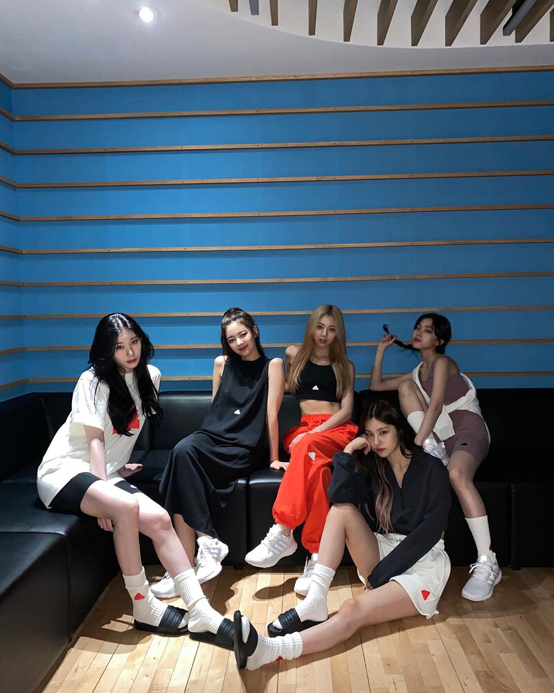 220708 ITZY Instagram Update documents 1