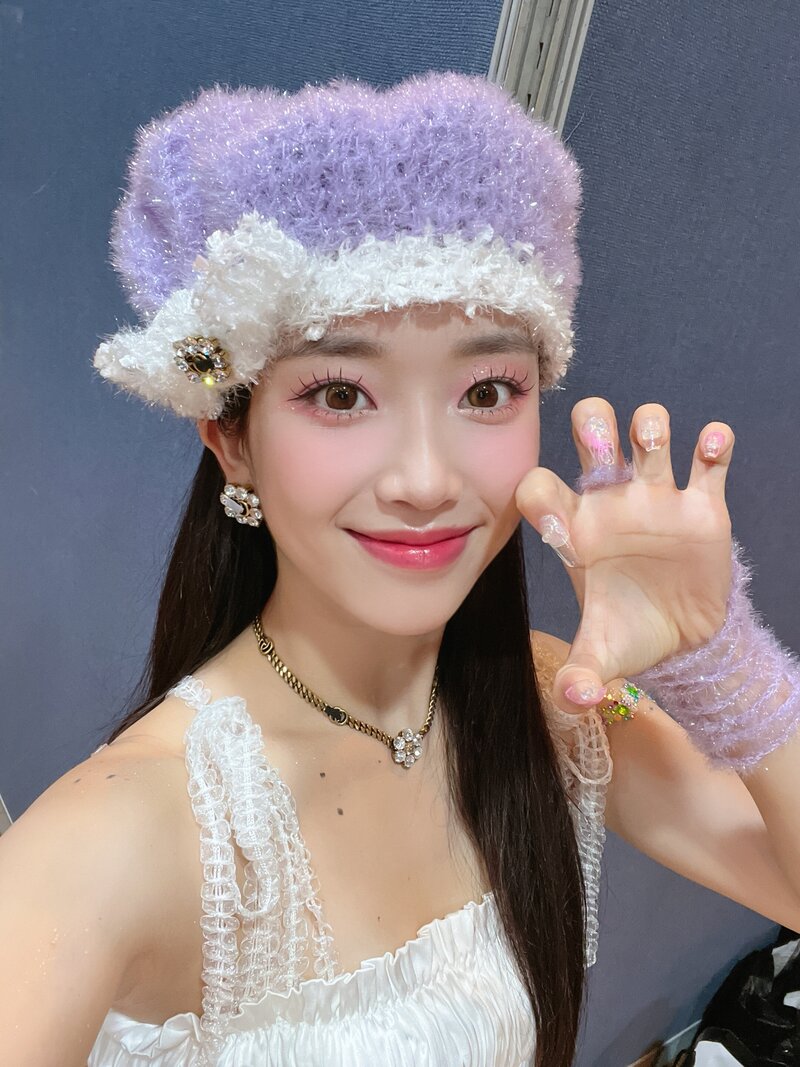 220818 Hi-Up Naver Post - 'BEAUTIFUL MONSTER' Music Show Selca Collection #1 documents 6